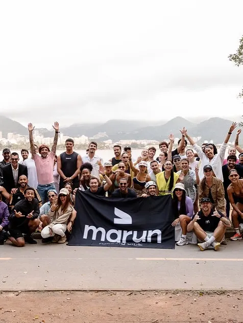 Foto da turma com a bandeira da marun